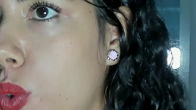 Snapshot of susana_monroy chatting on February 2025 11:43:02 PM susana monroy online show from February 2025 11:43:02 PM