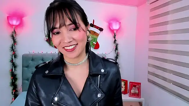 lina bedoya  online show from December 2024 02:44:01 PM