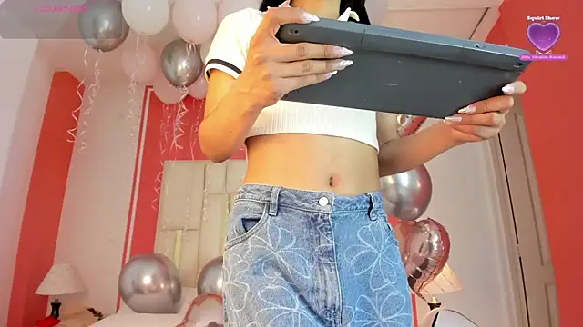 Laguna Blue online show from January 2025 12:12:02 PM