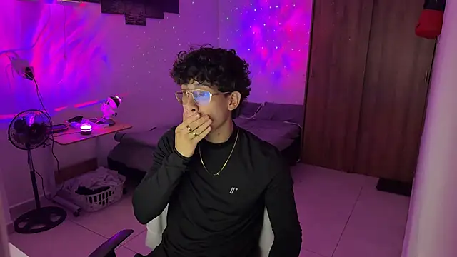 Kisan Smith online show from December 2025 02:17:01 AM