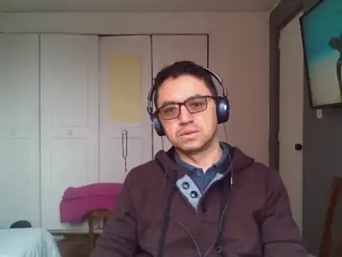 Snapshot of Diptongo chatting on December 2025 12:21:02 PM Diptongo online show from December 2025 12:21:02 PM