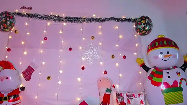 Snapshot of little-Emma chatting on December 2024 06:09:02 AM little-Emma online show from December 2024 06:09:02 AM