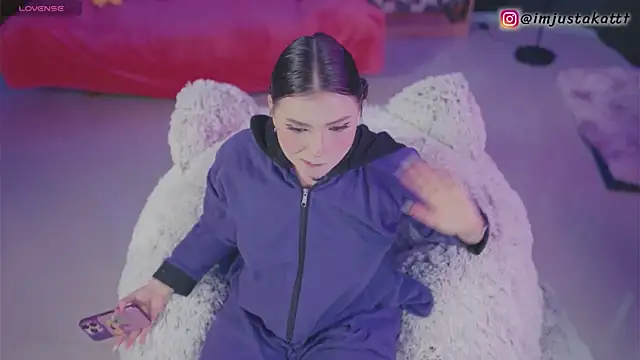 Snapshot of sensualkattt chatting on November 2025 01:23:02 PM sensualkattt online show from November 2025 01:23:02 PM