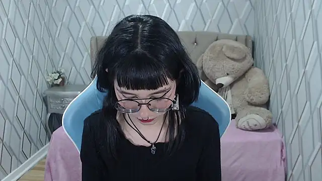 charlottemoonxz online show from December 2024 07:47:01 PM