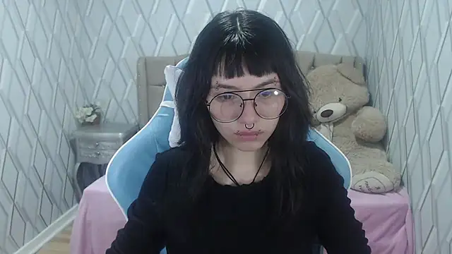 charlottemoonxz online show from December 2024 01:02:02 PM