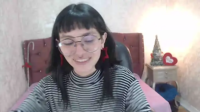 charlottemoonxz online show from December 2024 05:10:02 PM