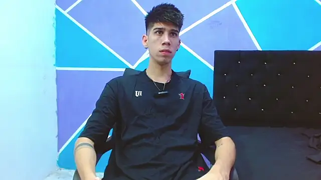 Snapshot of jhony-sex chatting on December 2024 03:15:02 AM jhony-sex online show from December 2024 03:15:02 AM