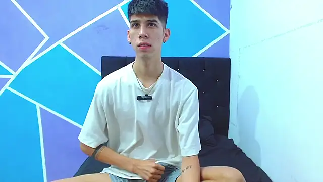 Snapshot of jhony-sex chatting on December 2024 06:21:01 AM jhony-sex online show from December 2024 06:21:01 AM