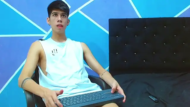 Snapshot of jhony-sex chatting on December 2024 04:20:02 AM jhony-sex online show from December 2024 04:20:02 AM