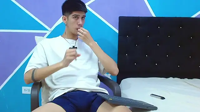 Snapshot of jhony-sex chatting on January 2025 04:08:02 AM jhony-sex online show from January 2025 04:08:02 AM