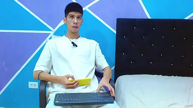 Snapshot of jhony-sex chatting on January 2025 06:31:02 AM jhony-sex online show from January 2025 06:31:02 AM