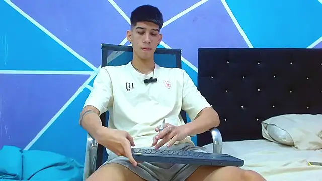 Snapshot of jhony-sex chatting on February 2025 11:26:01 PM jhony-sex online show from February 2025 11:26:01 PM