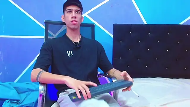 Snapshot of jhony-sex chatting on February 2025 08:55:01 AM jhony-sex online show from February 2025 08:55:01 AM