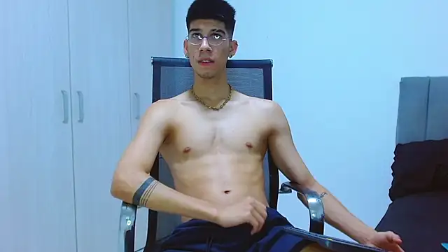 Snapshot of jhony-sex chatting on October 2025 06:31:01 AM jhony-sex online show from October 2025 06:31:01 AM