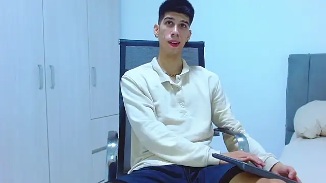 Snapshot of jhony-sex chatting on October 2025 03:37:02 AM jhony-sex online show from October 2025 03:37:02 AM