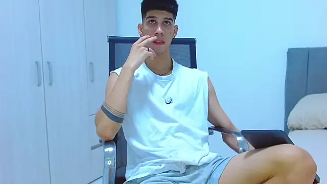 Snapshot of jhony-sex chatting on October 2025 04:57:02 AM jhony-sex online show from October 2025 04:57:02 AM