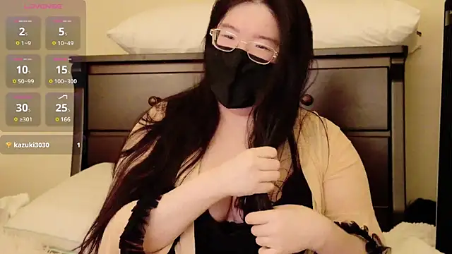 Snapshot of Kara-Nuna chatting on December 2024 06:01:01 AM Kara-Nuna online show from December 2024 06:01:01 AM