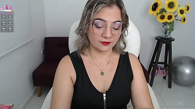 ana milf online show from September 2025 01:43:02 PM