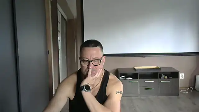 HarrySnake online show from September 2025 10:59:01 AM