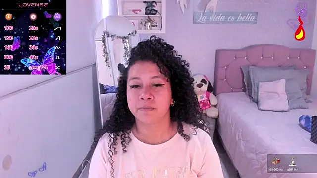 Kenia tompson01 online show from December 2024 06:11:01 PM