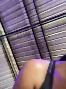 Snapshot of Berry_Bans chatting on September 2025 08:22:02 PM Berry Bans online show from September 2025 08:22:02 PM