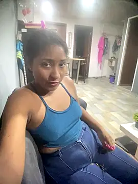 Snapshot of Berry_Bans chatting on November 2025 11:10:02 PM Berry Bans online show from November 2025 11:10:02 PM