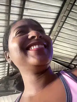 Snapshot of Berry_Bans chatting on December 2025 05:21:02 PM Berry Bans online show from December 2025 05:21:02 PM