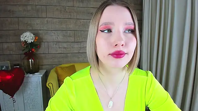 LiliLinn online show from February 2025 11:17:01 AM