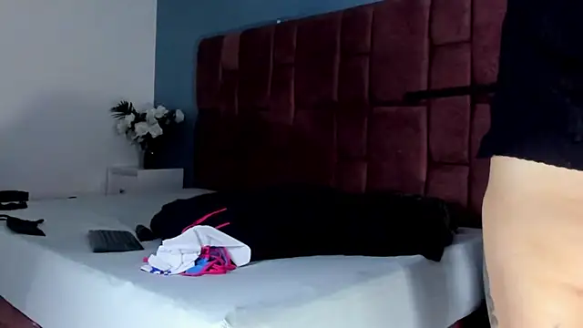 NinaInk online show from January 2025 12:06:02 PM
