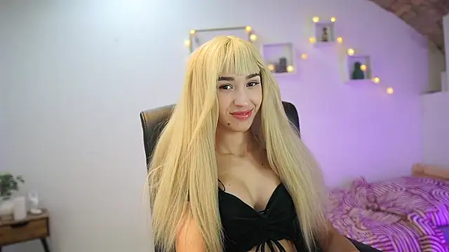 Amai  Liu online show from October 2025 05:57:01 PM