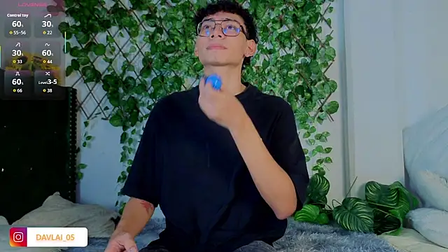 Snapshot of Daviid_laidd chatting on November 2025 08:49:01 PM Daviid laidd online show from November 2025 08:49:01 PM