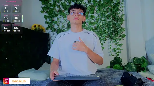 Snapshot of Daviid_laidd chatting on November 2025 01:17:02 PM Daviid laidd online show from November 2025 01:17:02 PM