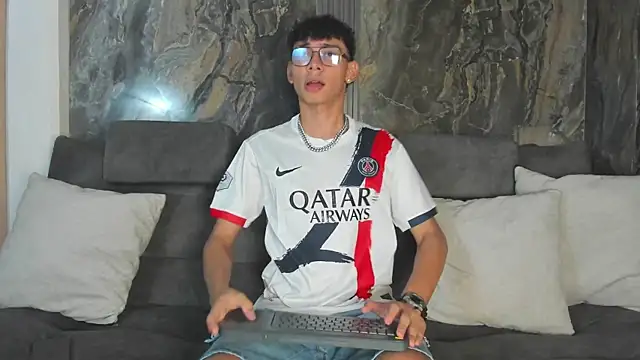 Snapshot of Daviid_laidd chatting on December 2025 07:30:02 PM Daviid laidd online show from December 2025 07:30:02 PM