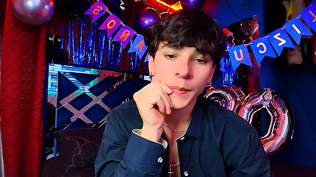 Snapshot of Luke_Howland chatting on November 2025 01:06:01 AM Luke Howland online show from November 2025 01:06:01 AM