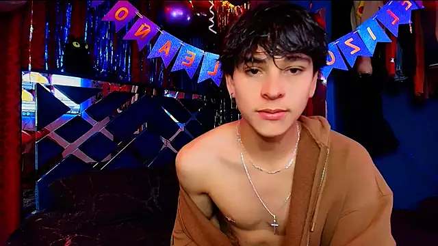 Snapshot of Luke_Howland chatting on November 2025 11:58:02 PM Luke Howland online show from November 2025 11:58:02 PM