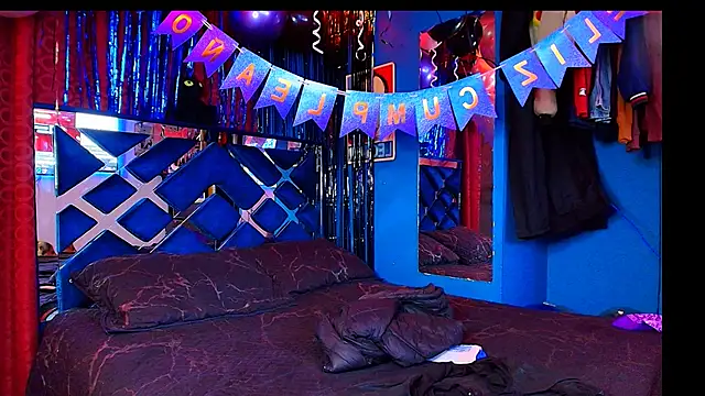 Snapshot of Luke_Howland chatting on November 2025 12:52:02 AM Luke Howland online show from November 2025 12:52:02 AM