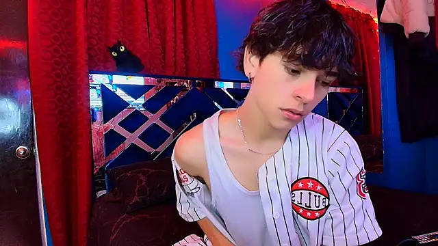 Snapshot of Luke_Howland chatting on November 2025 12:35:02 AM Luke Howland online show from November 2025 12:35:02 AM