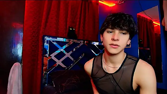 Snapshot of Luke_Howland chatting on December 2025 01:15:02 AM Luke Howland online show from December 2025 01:15:02 AM