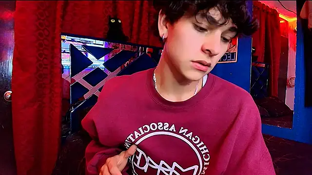 Snapshot of Luke_Howland chatting on December 2025 01:03:02 AM Luke Howland online show from December 2025 01:03:02 AM