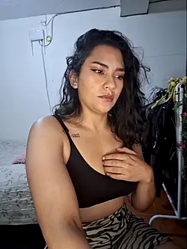 Snapshot of Thaliacooper_ chatting on February 2025 11:37:02 PM Thaliacooper online show from February 2025 11:37:02 PM