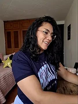 Snapshot of Thaliacooper_ chatting on September 2025 06:41:02 PM Thaliacooper online show from September 2025 06:41:02 PM