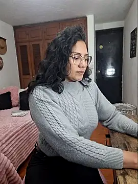 Snapshot of Thaliacooper_ chatting on September 2025 11:39:02 PM Thaliacooper online show from September 2025 11:39:02 PM
