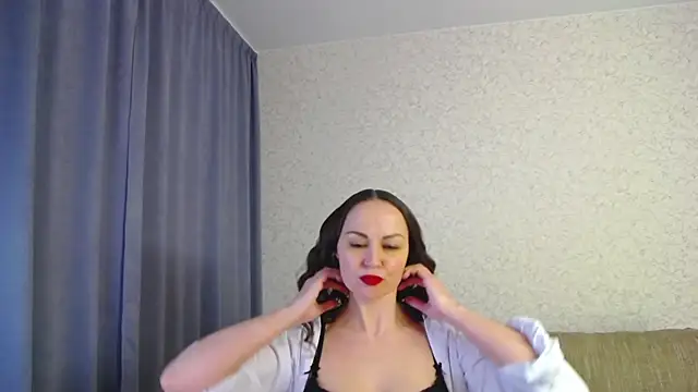 Snapshot of Amanda_Goodwin_ chatting on February 2025 06:44:02 PM Amanda Goodwin online show from February 2025 06:44:02 PM