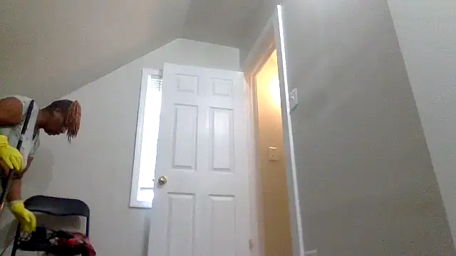 Snapshot of AllLeggs chatting on December 2024 07:34:02 PM AllLeggs online show from December 2024 07:34:02 PM