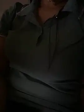 Snapshot of Tuongvy05 chatting on October 2025 04:40:02 PM Tuongvy05 online show from October 2025 04:40:02 PM