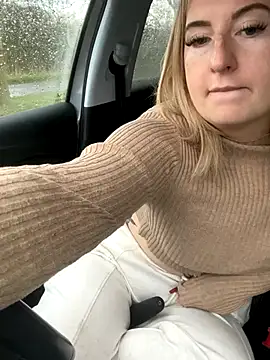 Snapshot of Rebeccaxxx chatting on November 2025 12:20:01 PM Rebeccaxxx online show from November 2025 12:20:01 PM