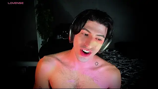 Snapshot of newjeff chatting on December 2025 01:57:02 AM newjeff online show from December 2025 01:57:02 AM