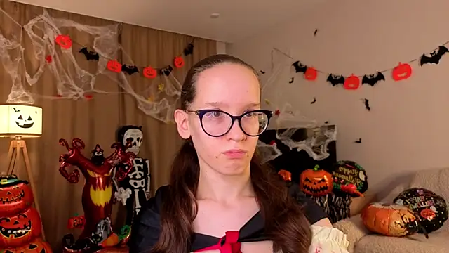 BettyBrowni online show from November 2025 04:09:01 PM