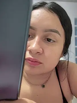 Pretty Isadora online show from March 2025 06:53:02 PM