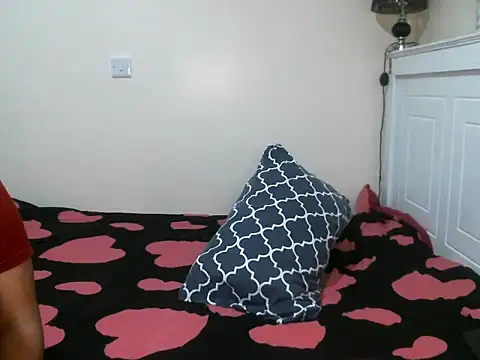 R-thequeen online show from December 2024 04:16:01 PM